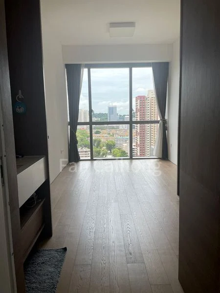 3 Bed Condo for Rent in  Echelon - Image 5