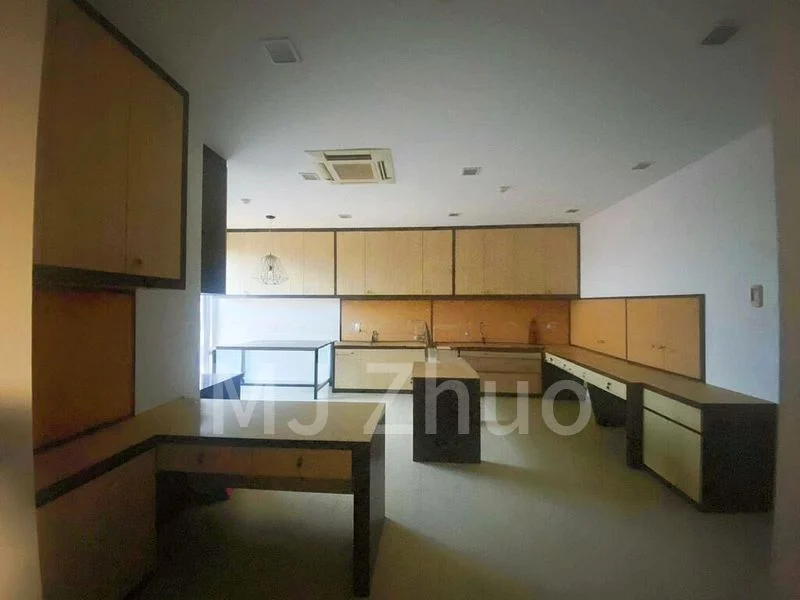 Office for Rent: JK Centre - Image 7