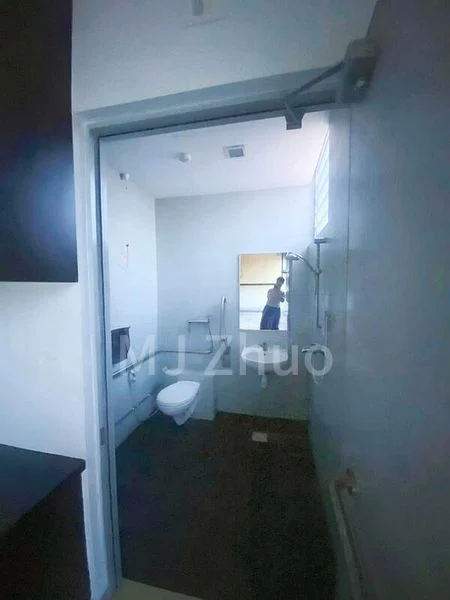 Office for Rent: JK Centre - Image 2