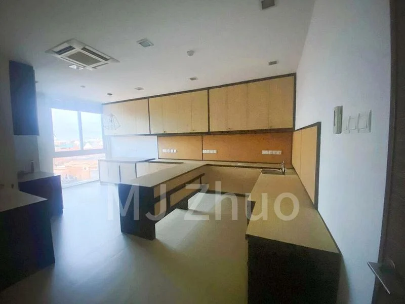 Office for Rent: JK Centre - Image 6