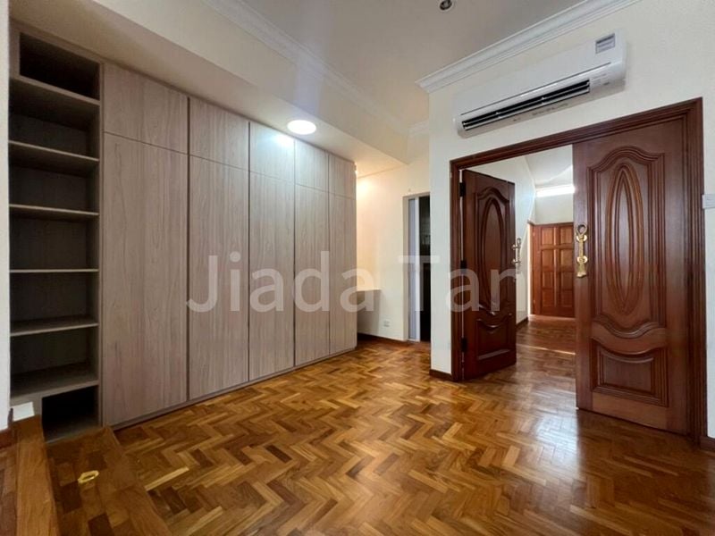 6+1 Bed Semi-Detached House (Landed) for Rent in  Charlton Park - Image 13