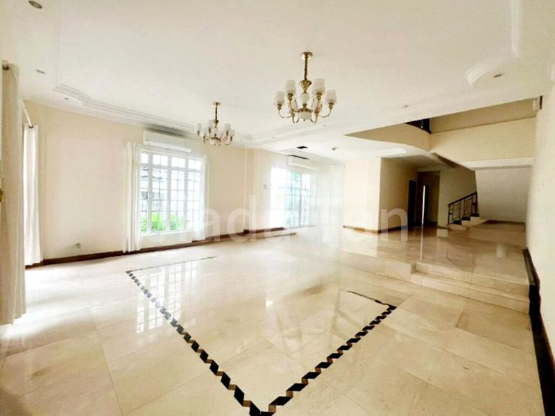 6+1 Bed Semi-Detached House (Landed) for Rent in  Charlton Park - Image 2