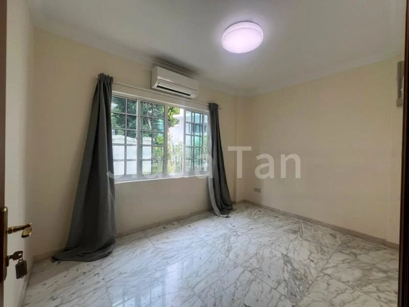 6+1 Bed Semi-Detached House (Landed) for Rent in  Charlton Park - Image 5