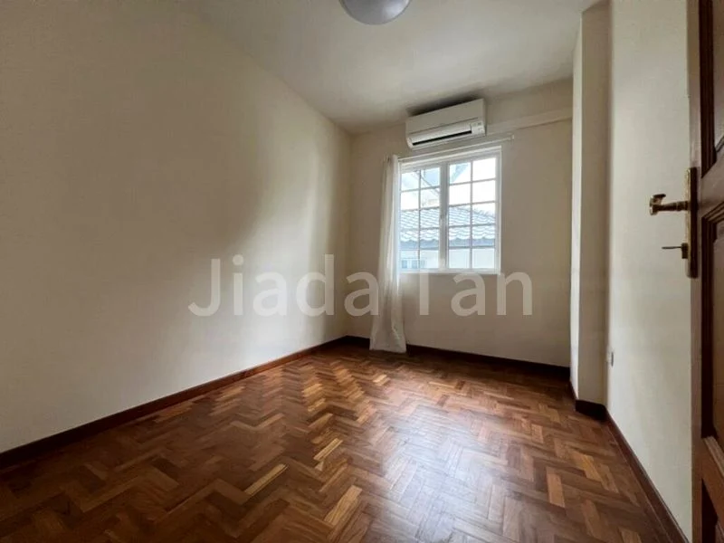 6+1 Bed Semi-Detached House (Landed) for Rent in  Charlton Park - Image 11