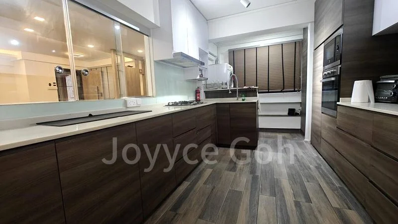 Executive HDB for Sale in  497D Tampines Street 45 - Image 4