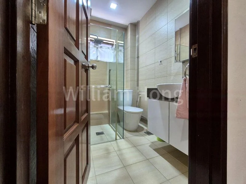 5 Bed Corner Terrace (Landed) for Sale in Lim Tua Tow Road - Image 9