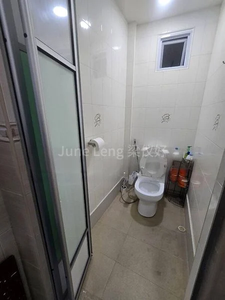 5 Bed Terraced House (Landed) for Sale in  Lorong 30 Geylang - Image 4
