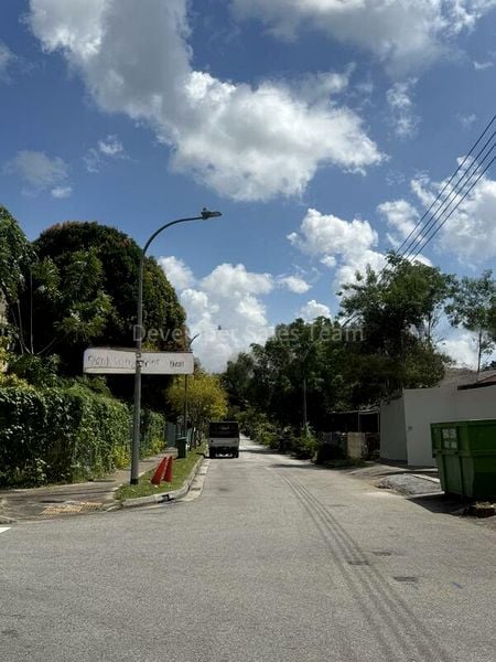 5 Bed Terraced House (Landed) for Sale in  Springleaf Collection - Image 9