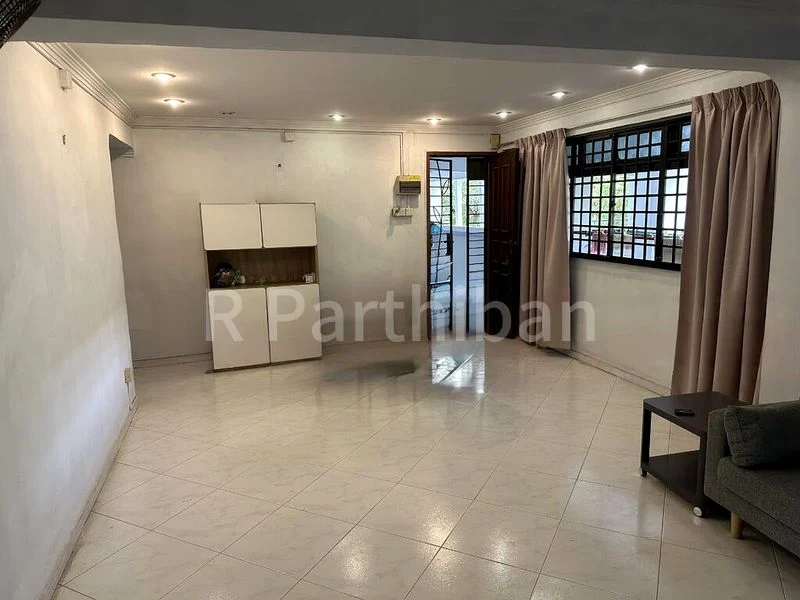 4 Room (4NG) HDB for Sale in 204 Jurong East Street 21 - Image 6