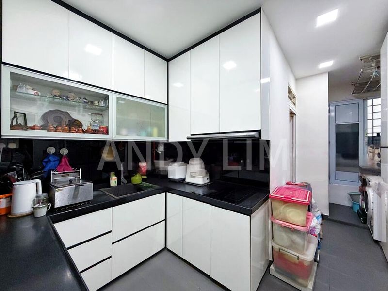 2 Bed Condo for Sale in  Northvale - Image 11