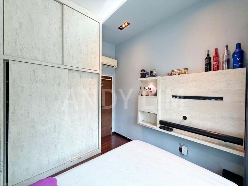 2 Bed Condo for Sale in  Northvale - Image 8