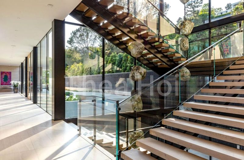 10 Bed Semi-Detached House (Landed) for Sale in  Stevens Road - Image 11