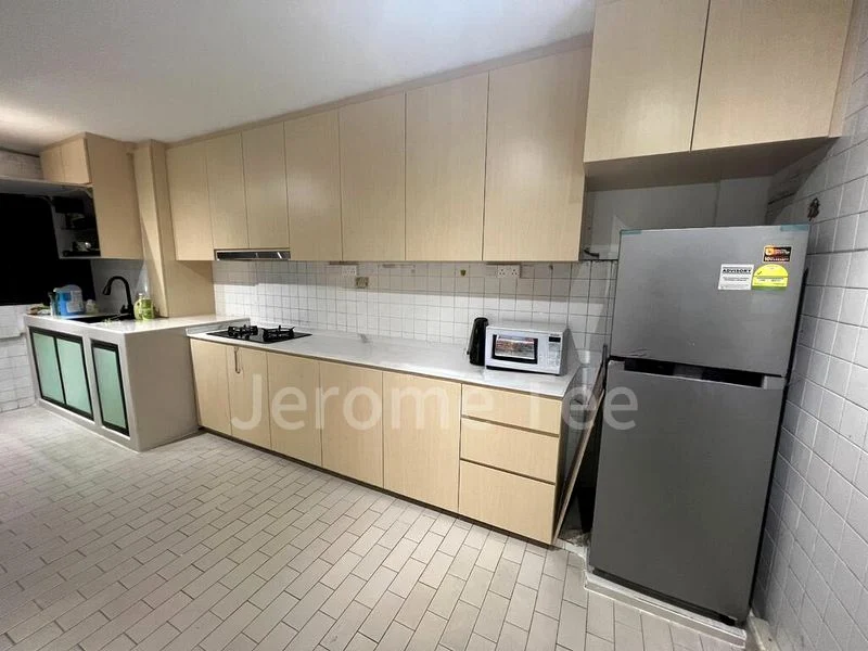 3 Room (3NG) HDB for Rent in  265 Bukit Batok East Avenue 4 - Image 1