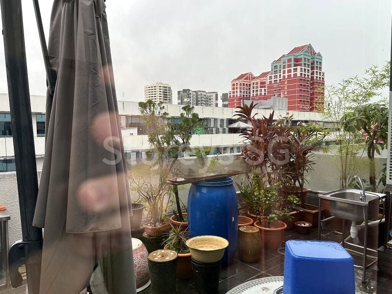 Light Industrial (B1) for Rent: Midview City - Image 1