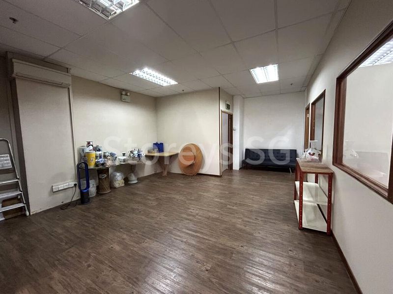 Light Industrial (B1) for Rent: Midview City - Image 6