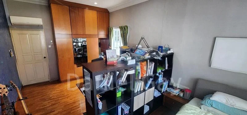 4 Bed Corner Terrace (Landed) for Sale in  Yio Chu Kang Road - Image 3