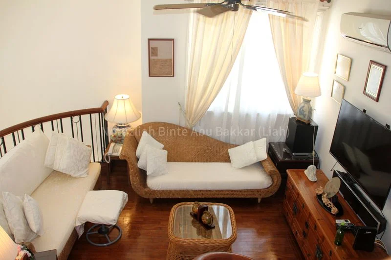 4 Bed Semi-Detached House (Landed) for Sale in  Holland Grove - Image 5