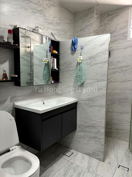 6 Bed Semi-Detached House (Landed) for Sale in  Kembangan Estate - Image 5