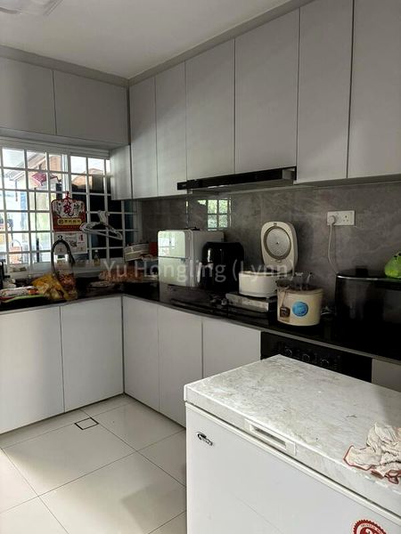 6 Bed Semi-Detached House (Landed) for Sale in  Kembangan Estate - Image 6