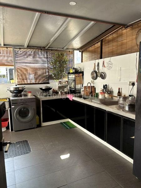 6 Bed Semi-Detached House (Landed) for Sale in  Kembangan Estate - Image 7