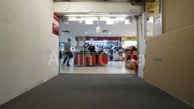 Mall Shop for Rent in Lucky Plaza - Image 2