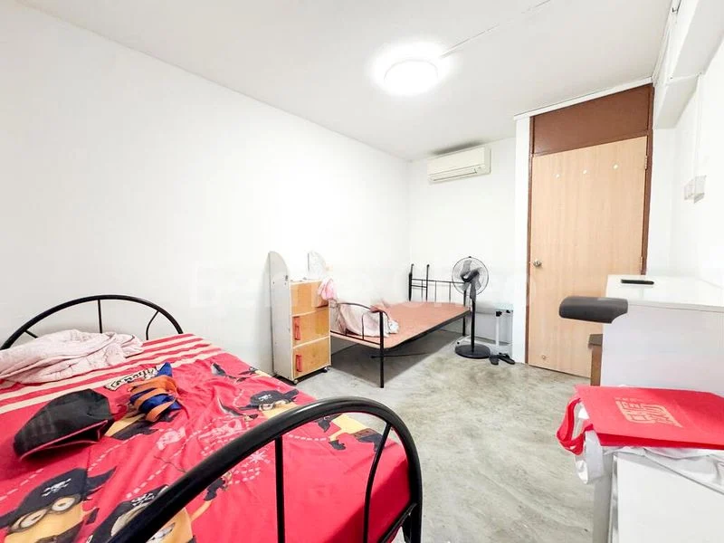 3 Room (3S) HDB for Rent in  347 Bukit Batok Street 34 - Image 2