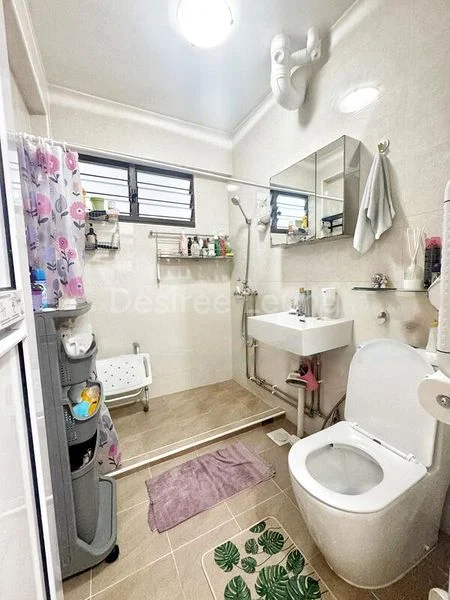 5 Room (5I) HDB for Sale in 440 Hougang Avenue 8 - Image 4