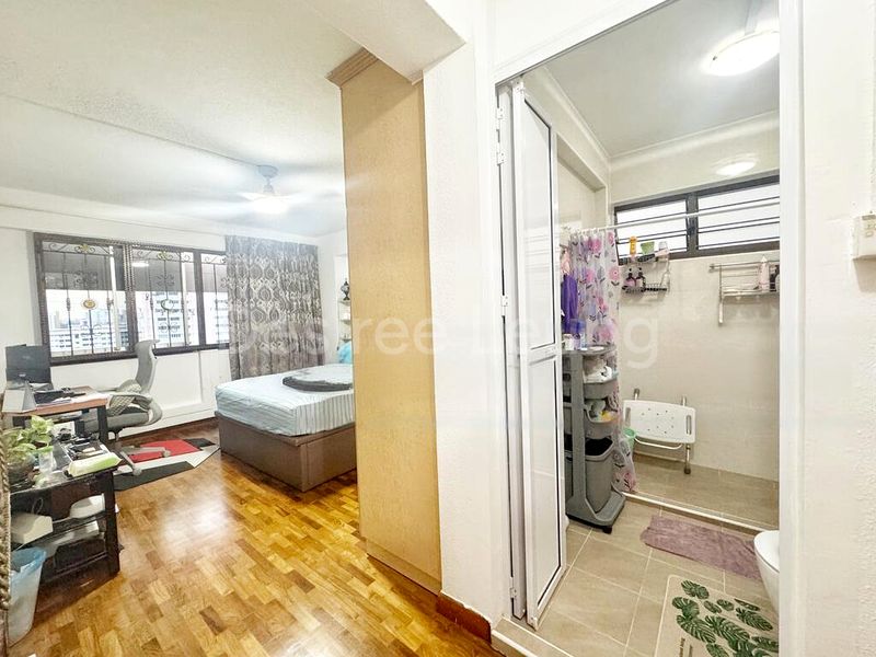5 Room (5I) HDB for Sale in 440 Hougang Avenue 8 - Image 6