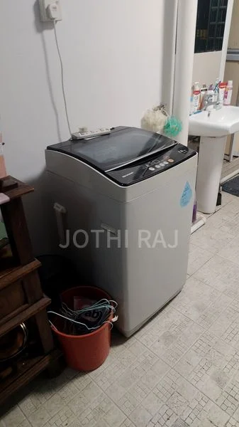 Master Room (HDB) for Rent in  410 Commonwealth Avenue West - Image 5