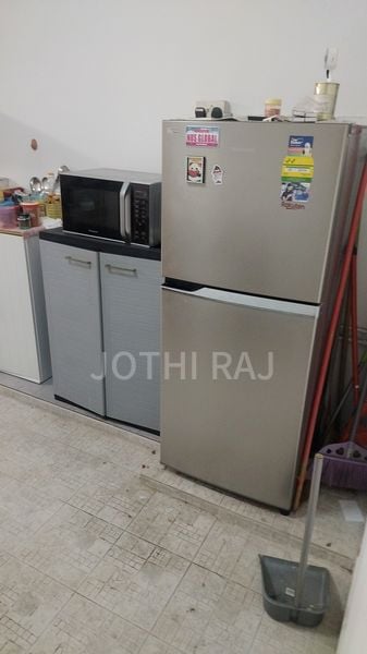 Master Room (HDB) for Rent in  410 Commonwealth Avenue West - Image 6