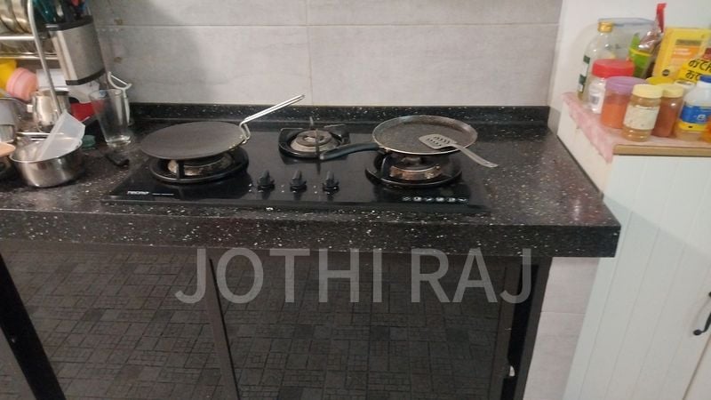 Master Room (HDB) for Rent in  410 Commonwealth Avenue West - Image 9