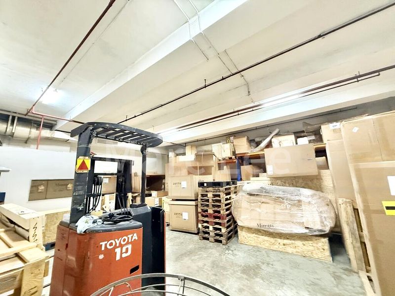 Light Industrial (B1) for Sale: Noble Warehouse - Image 2