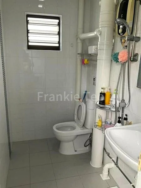 Common Room (HDB) for Rent in  537 Bukit Batok Street 52 - Image 4