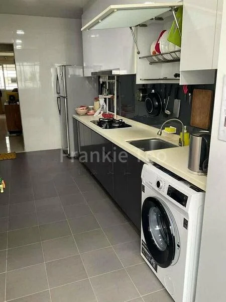 Common Room (HDB) for Rent in  537 Bukit Batok Street 52 - Image 3