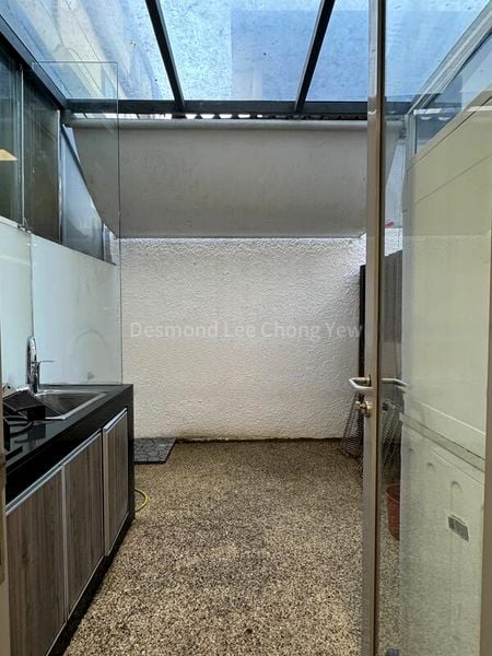 4 Bed Terraced House (Landed) for Rent in  Huit - Image 6