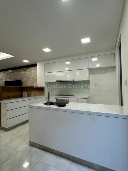 4 Bed Terraced House (Landed) for Rent in  Huit - Image 5