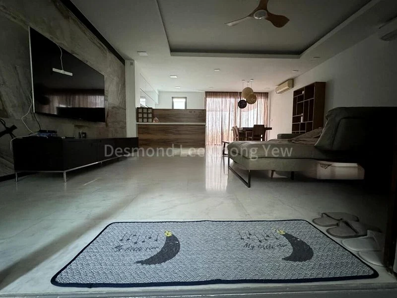 4 Bed Terraced House (Landed) for Rent in  Huit - Image 1