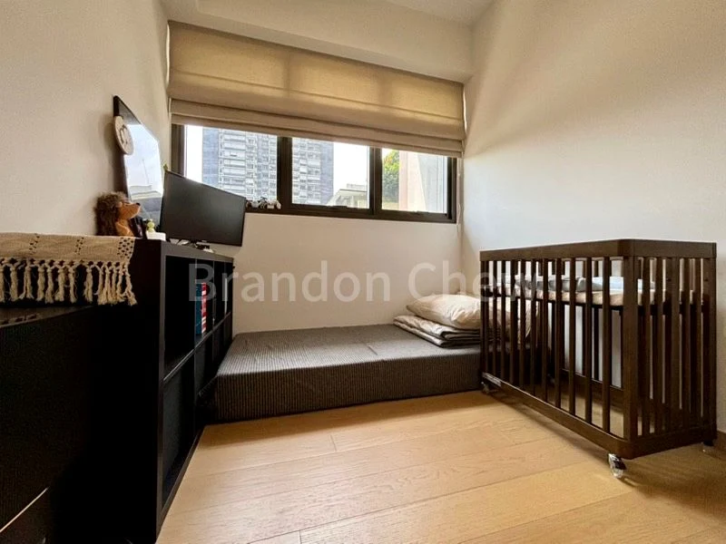 2 Bed Condo for Sale in  Midwood - Image 3