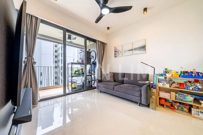 3 Bed Executive Condo for Sale in Hundred Palms Residences - Image 3