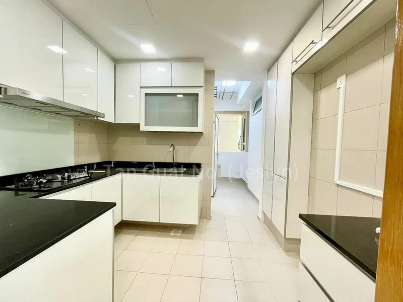 3 Bed Condo for Rent in Ris Grandeur - Image 14