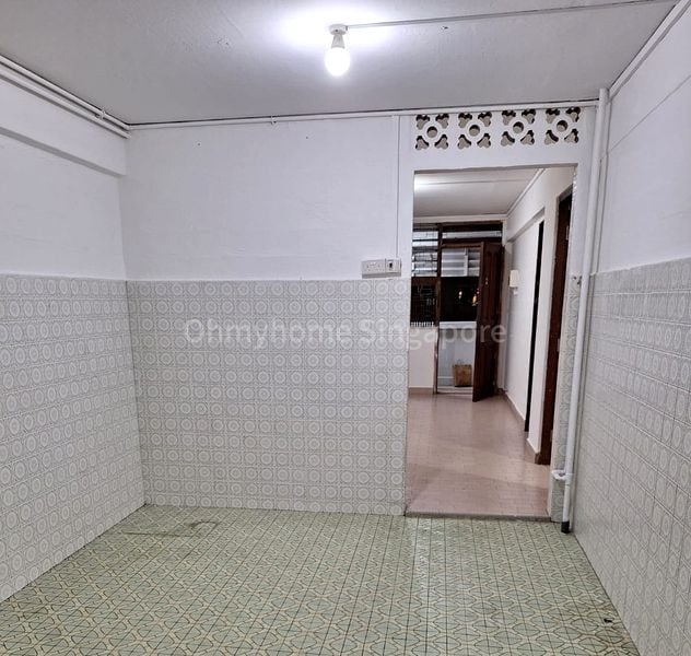 3 Room (3I) HDB for Sale in  166 Stirling Road - Image 1