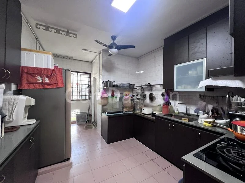 4 Room (4A) HDB for Sale in  735 Jurong West Street 75 - Image 2