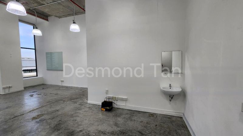 Office for Sale: Centropod - 1,200 Sq Ft Shop on Main Street - Image 4