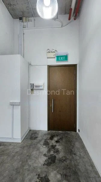 Office for Sale: Centropod - 1,200 Sq Ft Shop on Main Street - Image 7