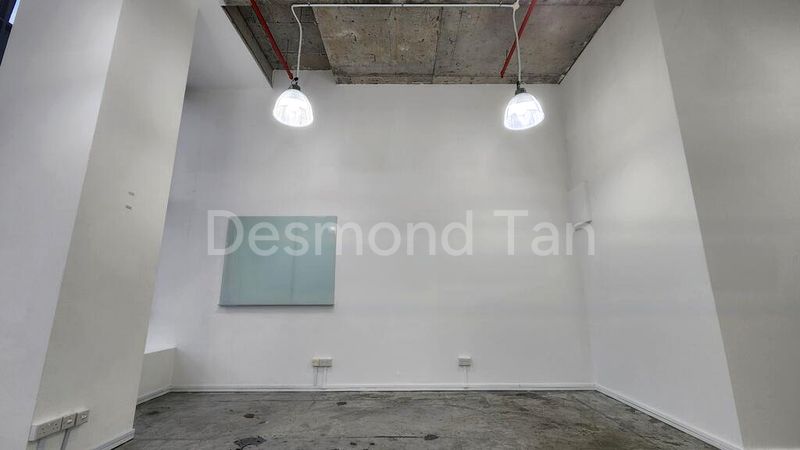 Office for Sale: Centropod - 1,200 Sq Ft Shop on Main Street - Image 9