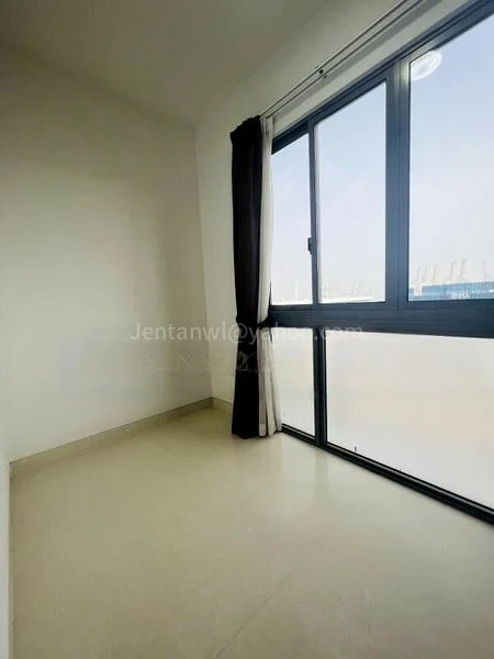 2 Bed Condo for Sale in  Harbour Suites - Image 10