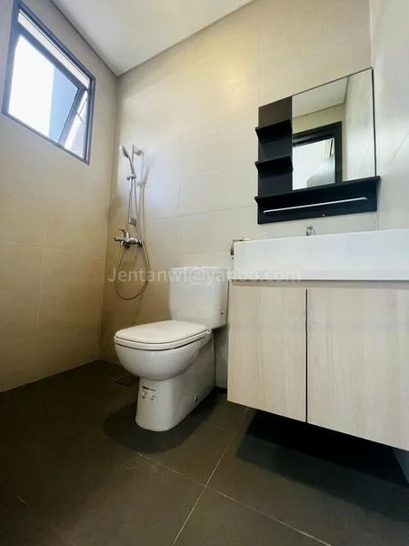 2 Bed Condo for Sale in  Harbour Suites - Image 17