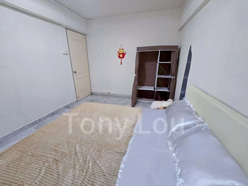 Common Room (HDB) for Rent in  308 Hougang Avenue 5 - Image 4