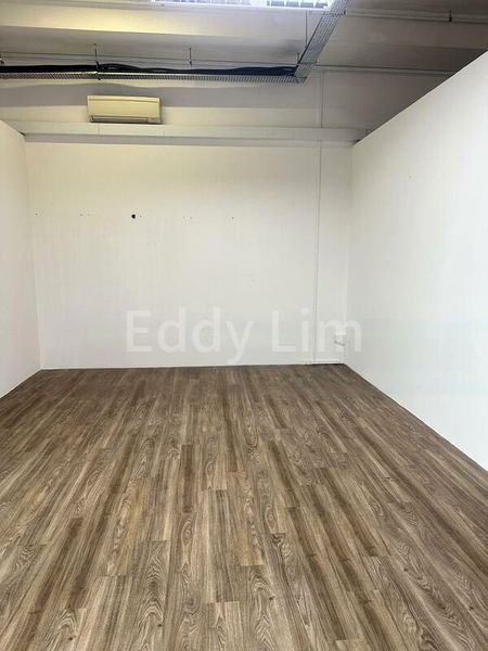 Light Industrial (B1) for Rent: One Pemimpin - Image 8