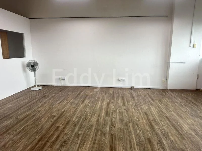 Light Industrial (B1) for Rent: One Pemimpin - Image 4